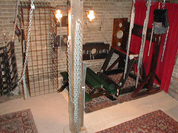 bondage_equipment_09